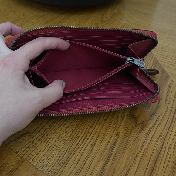 RARE COLOR COACH METALLIC PEBBLE LEATHER ACCORDION ZIP WALLET - Picture 10 of 14